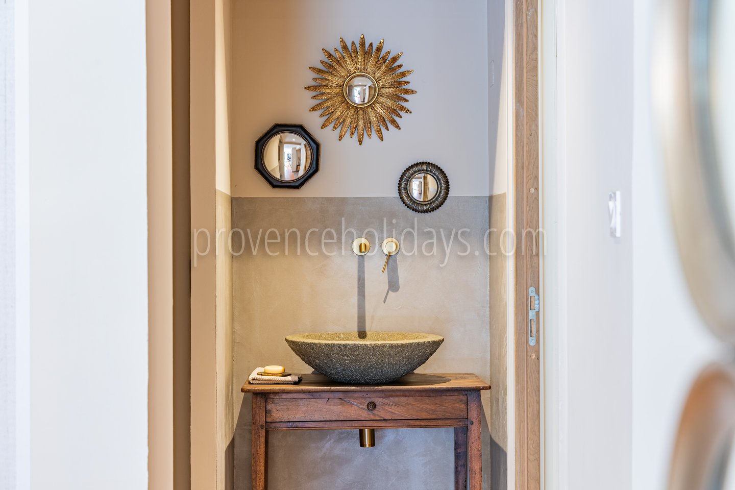 37 - L\'Atelier Provençal: Villa: Interior