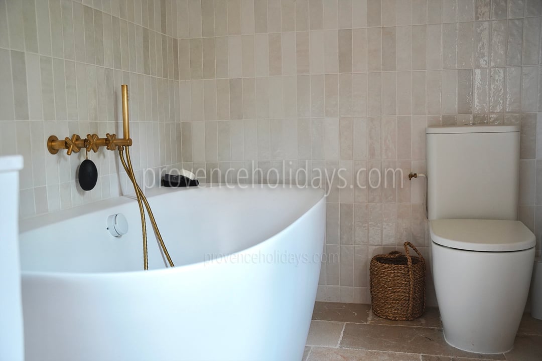 13 - Le Mazet des Collines: Villa: Bathroom 1