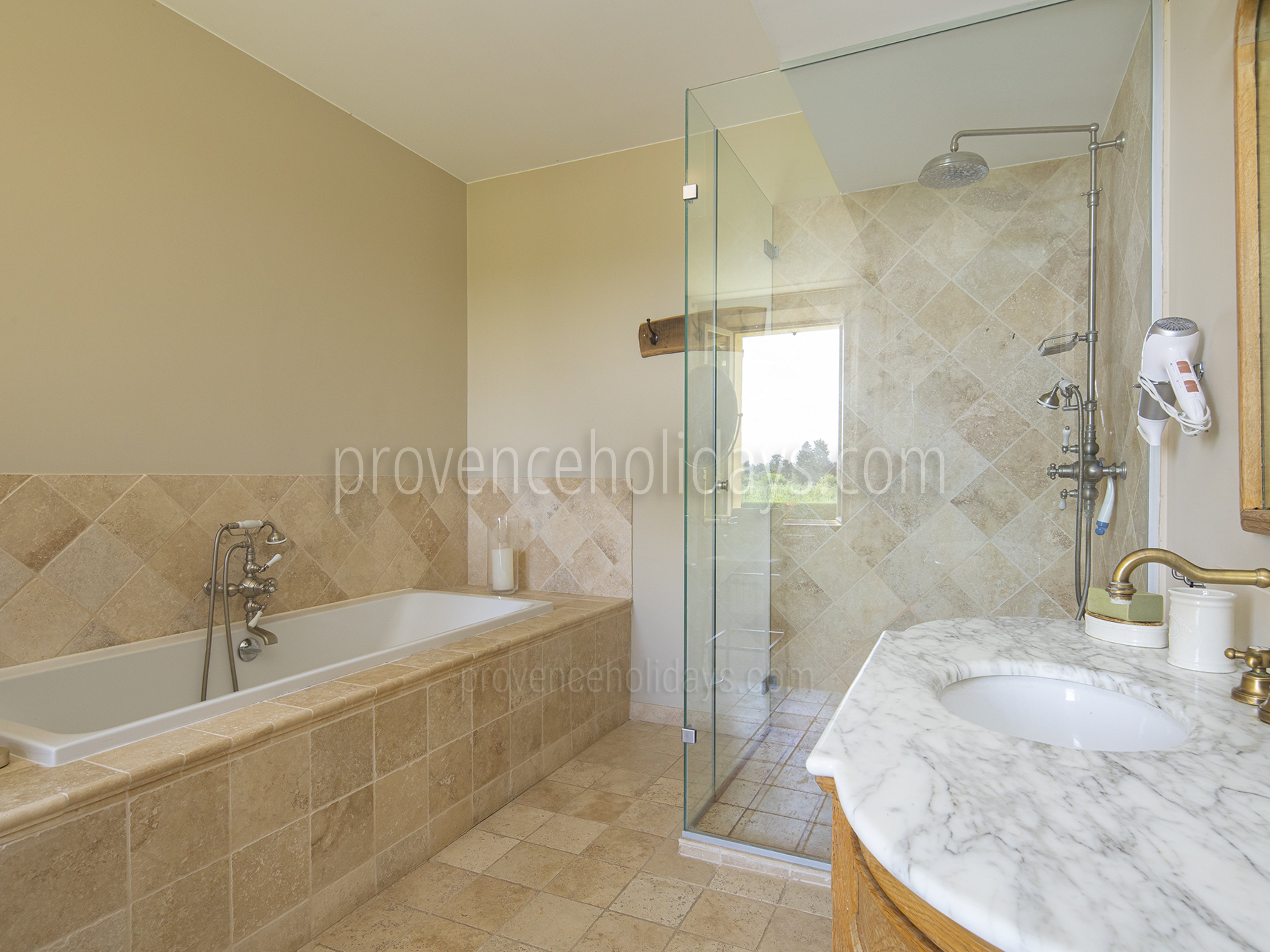 61 - Bastide du Vieux Platane: Villa: Bathroom