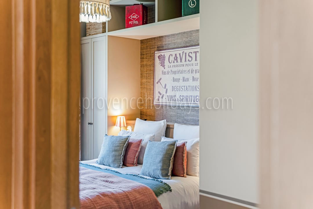 3 - La Tropézienne: Villa: Bedroom