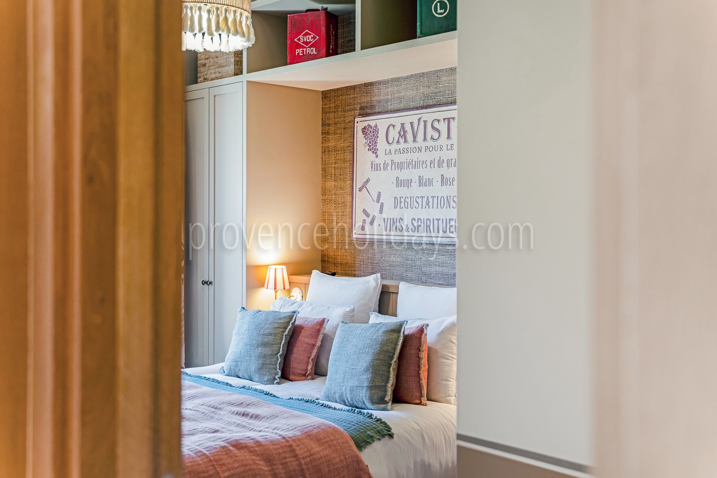 3 - La Tropézienne: Villa: Bedroom