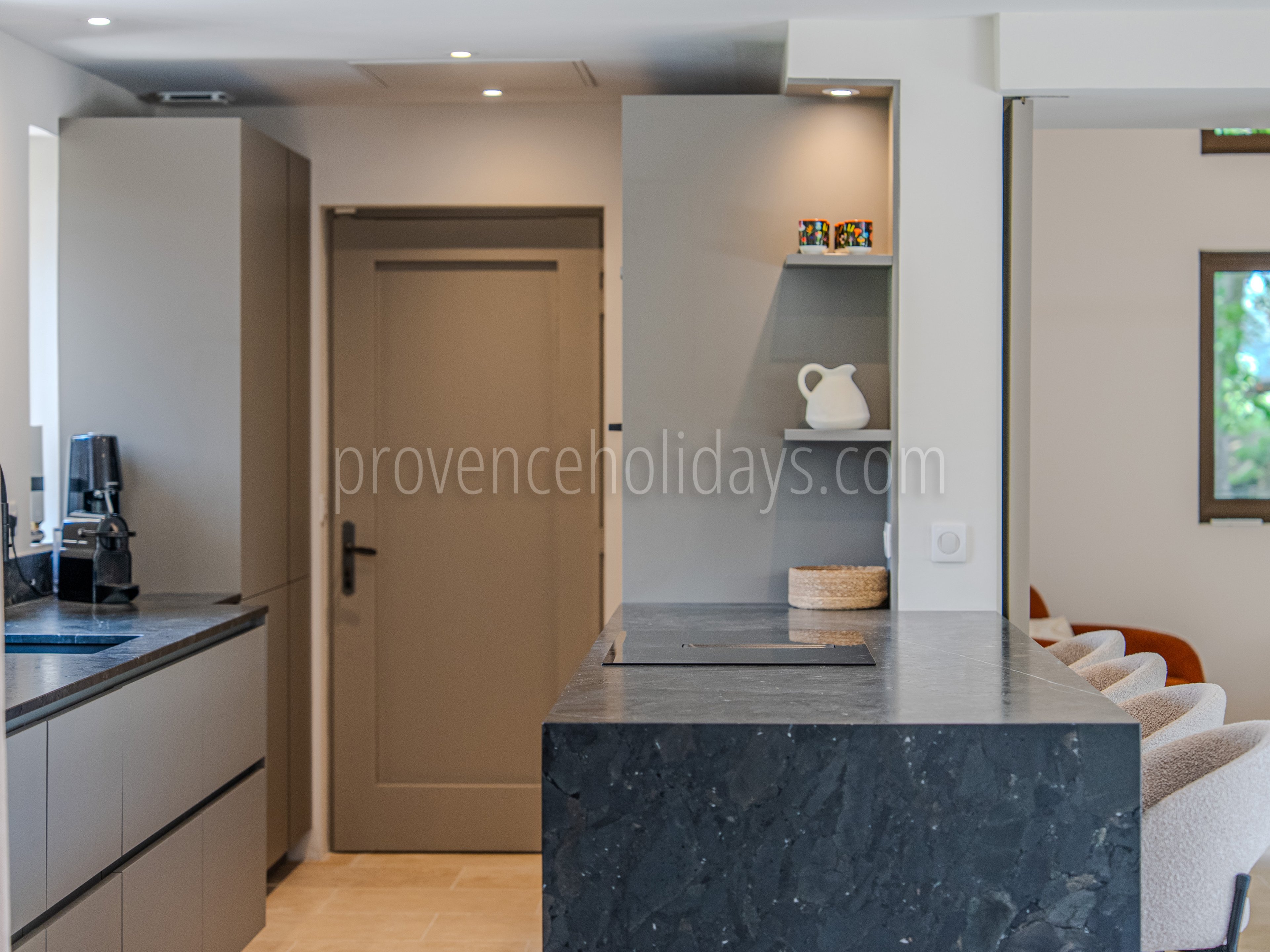 20 - Mas de la Rivière Secrète: Villa: Interior
