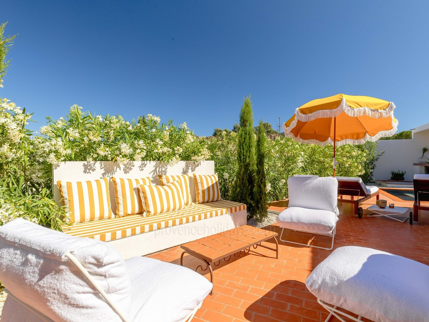 20 - Maison Bardot: Villa: Exterior