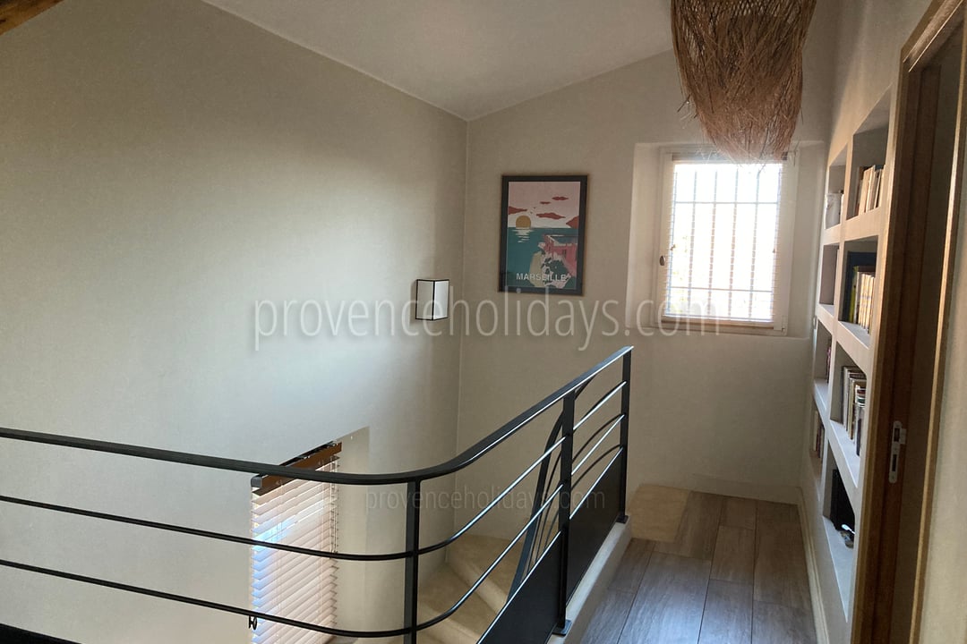 27 - Le Mas Provençal: Villa: Interior
