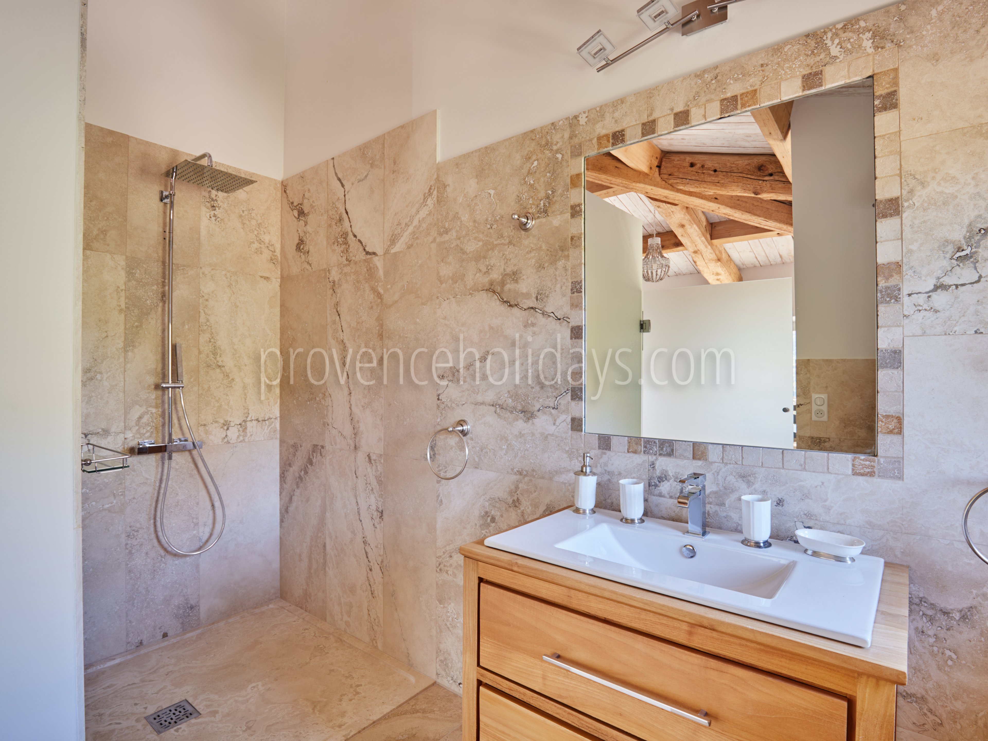 20 - À l\'Ombre de Cézanne: Villa: Bathroom