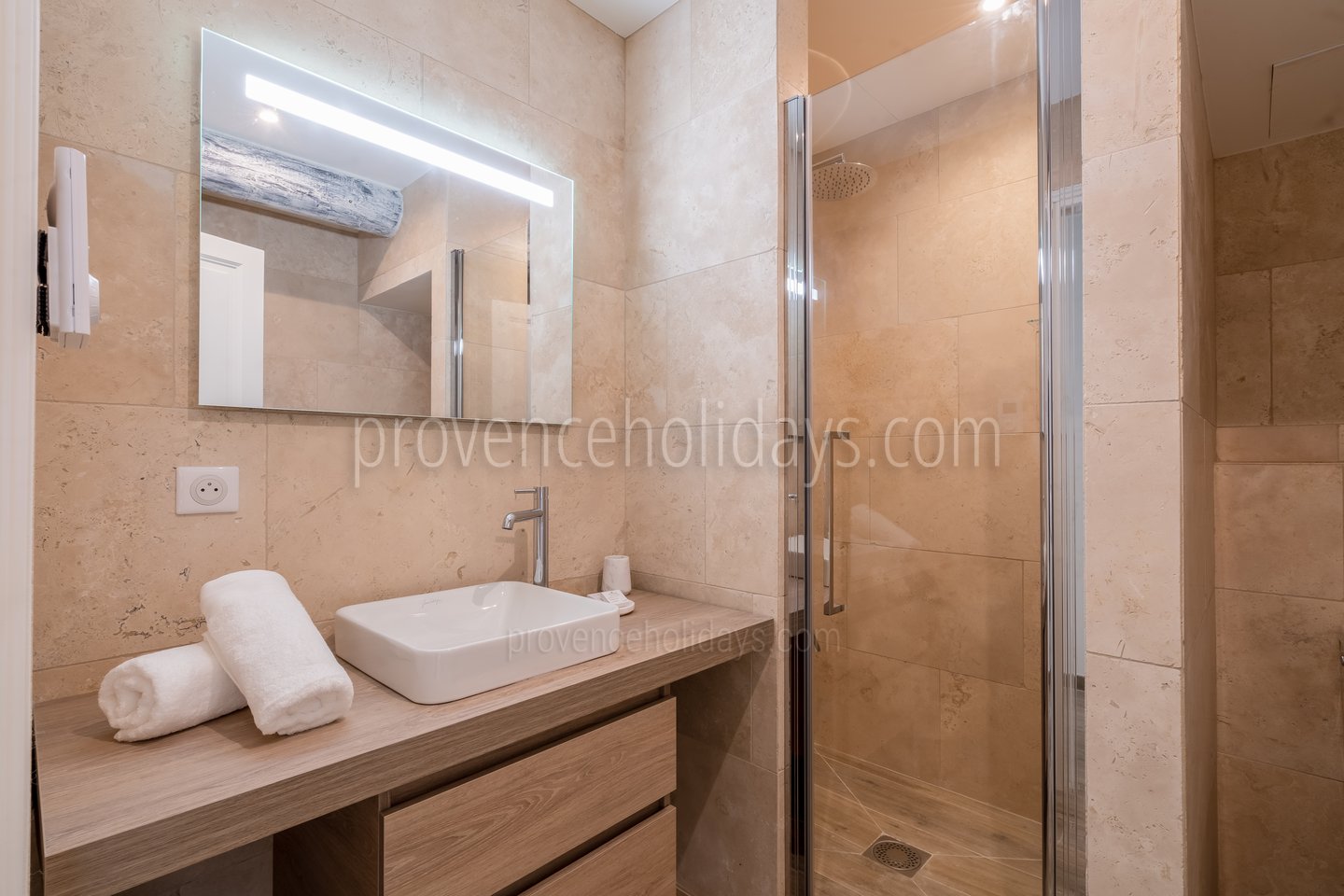 33 - Mas des Amandes: Villa: Bathroom