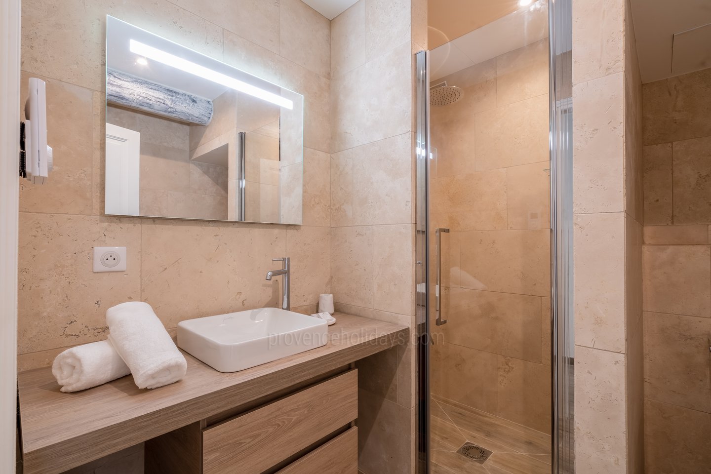 33 - Mas des Amandes: Villa: Bathroom