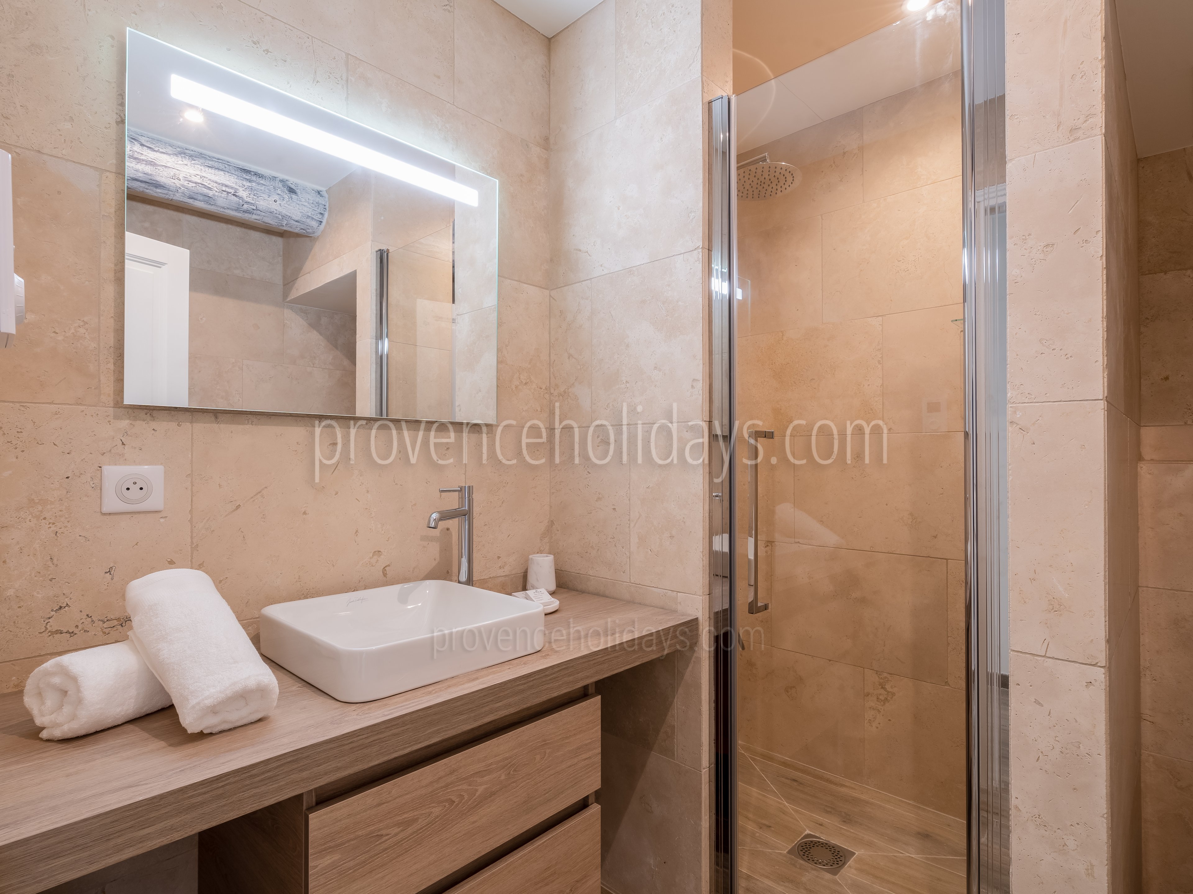 33 - Mas des Amandes: Villa: Bathroom