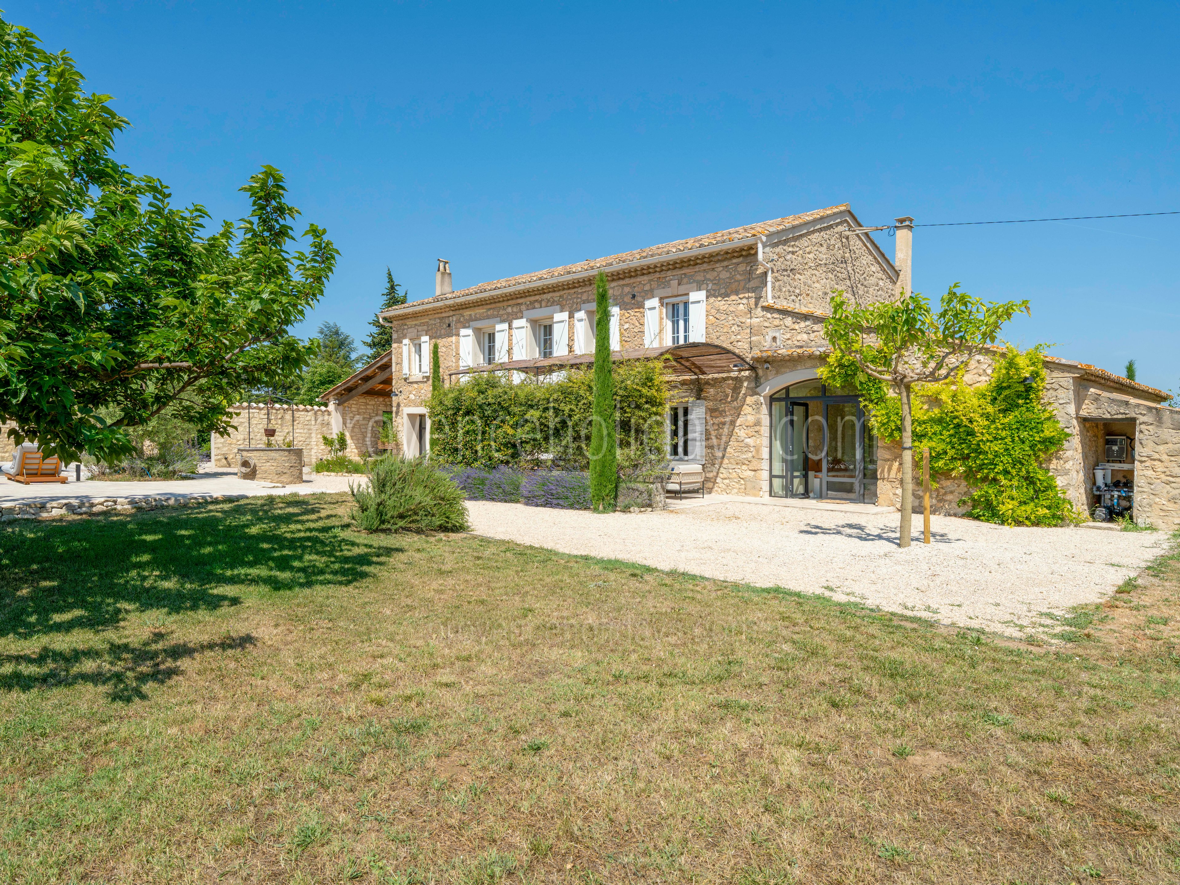 8 - Mas du Bois Clair: Villa: Exterior