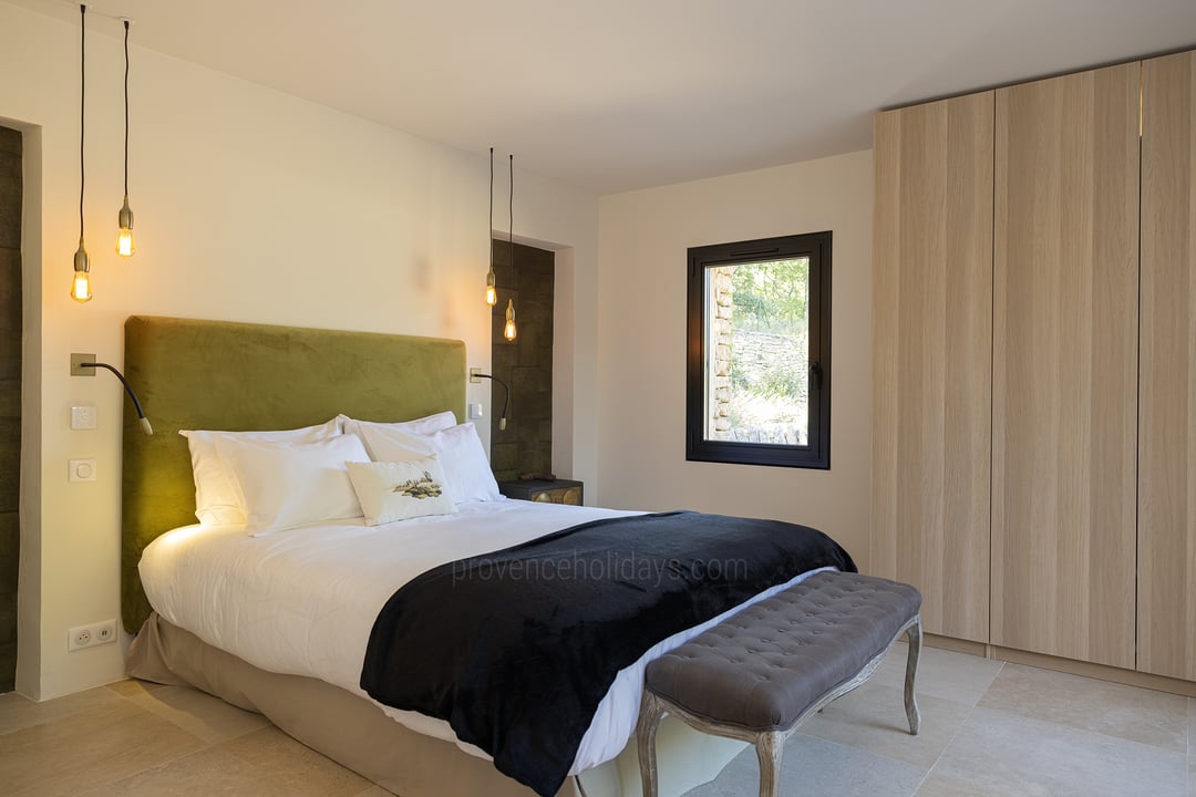 21 - Mas des Firmins: Villa: Bedroom