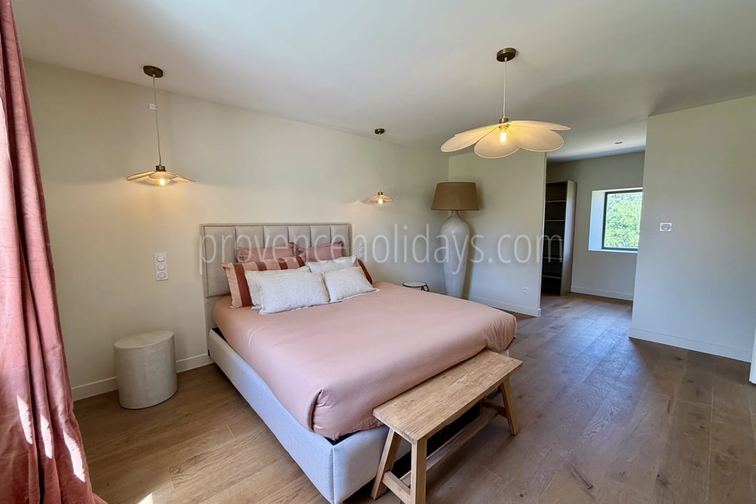 12 - Contemporary house in L\'Isle-sur-la-Sorgue: Villa: Bedroom
