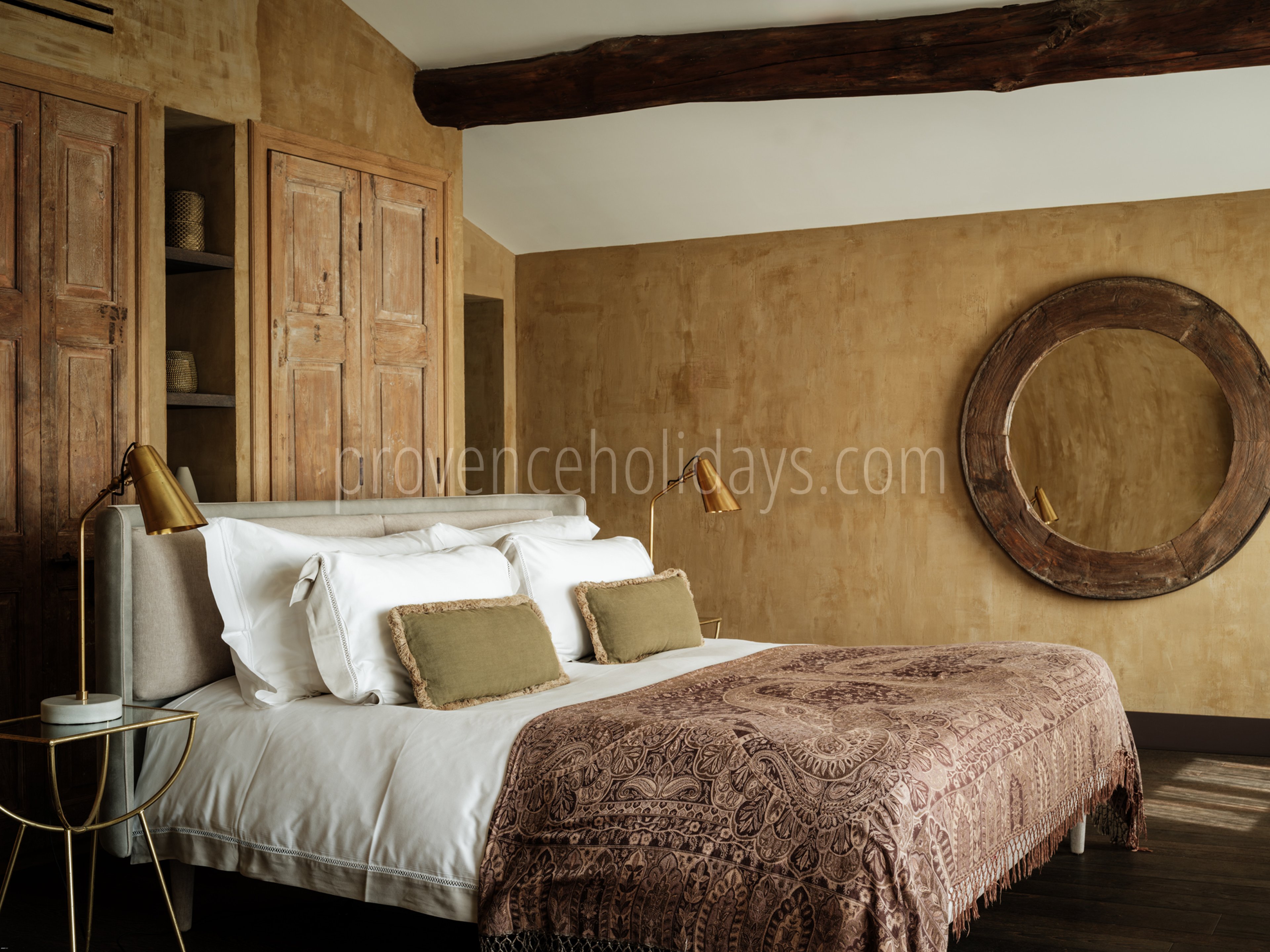 11 - La Bastide de Maussane: Villa: Bedroom