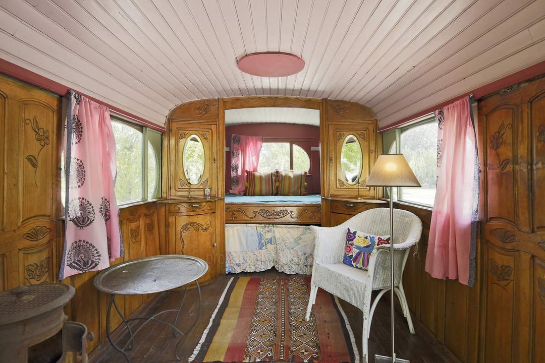 Mas de St Roch: Inside old caravan