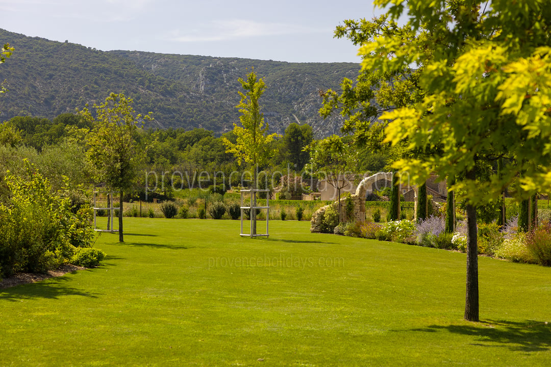 6 - Grand Mas d\'Oppède: Villa: Exterior