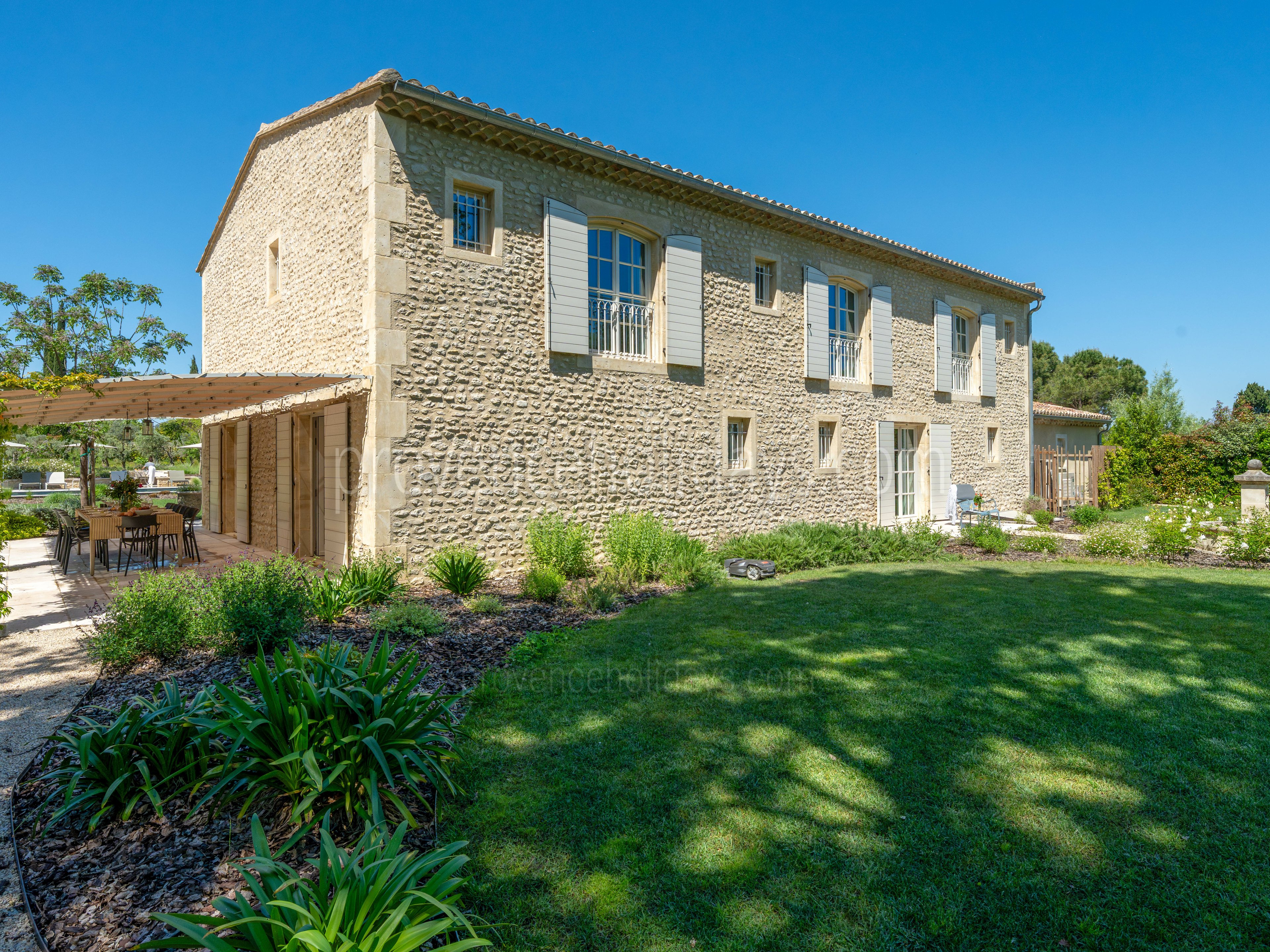 22 - Mas Élégance: Villa: Exterior