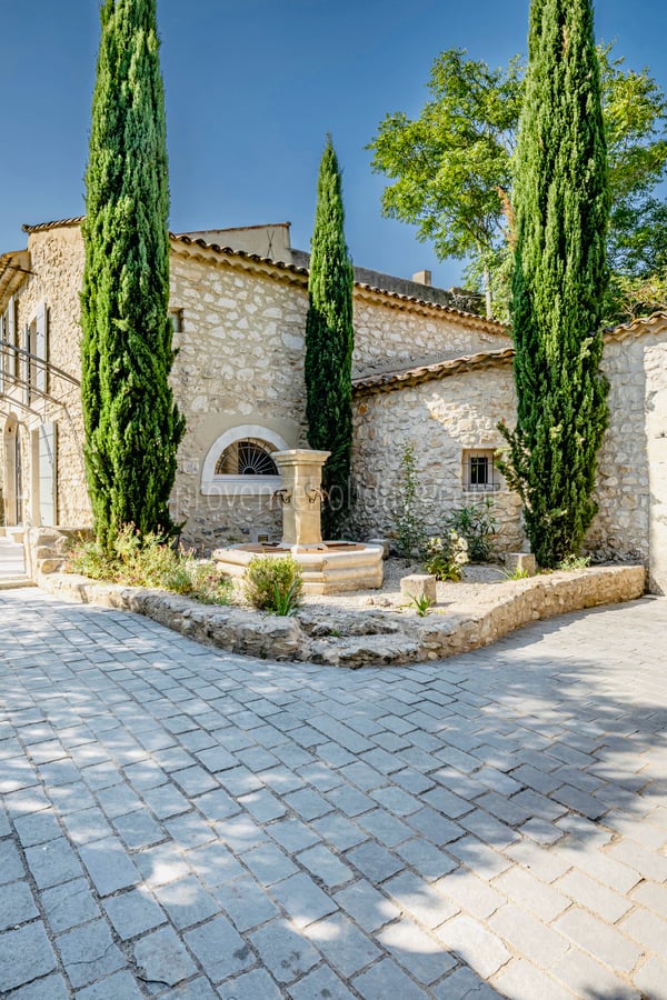 1 - Gerenoveerde mas vlak bij Eygalières: Villa: Exterior