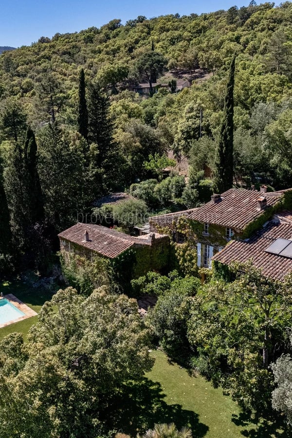 1 - Hamlet in La Garde-Freinet: Villa: Exterior
