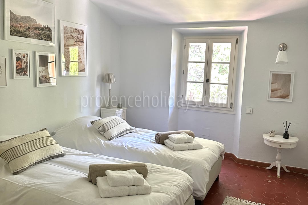 20 - Bastide Shalimar: Villa: Bedroom