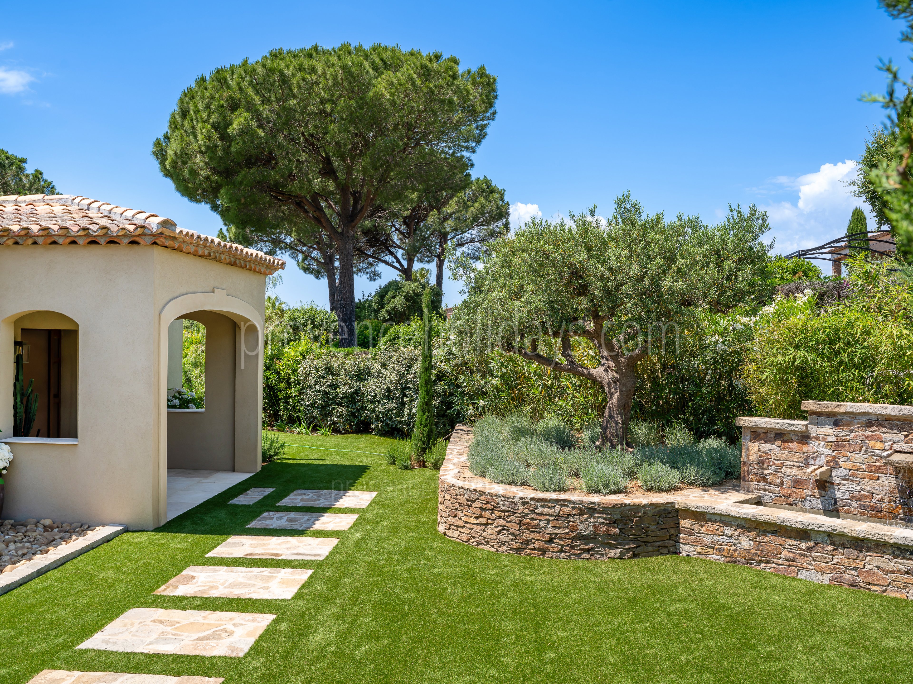 5 - Résidence Celestine: Villa: Exterior