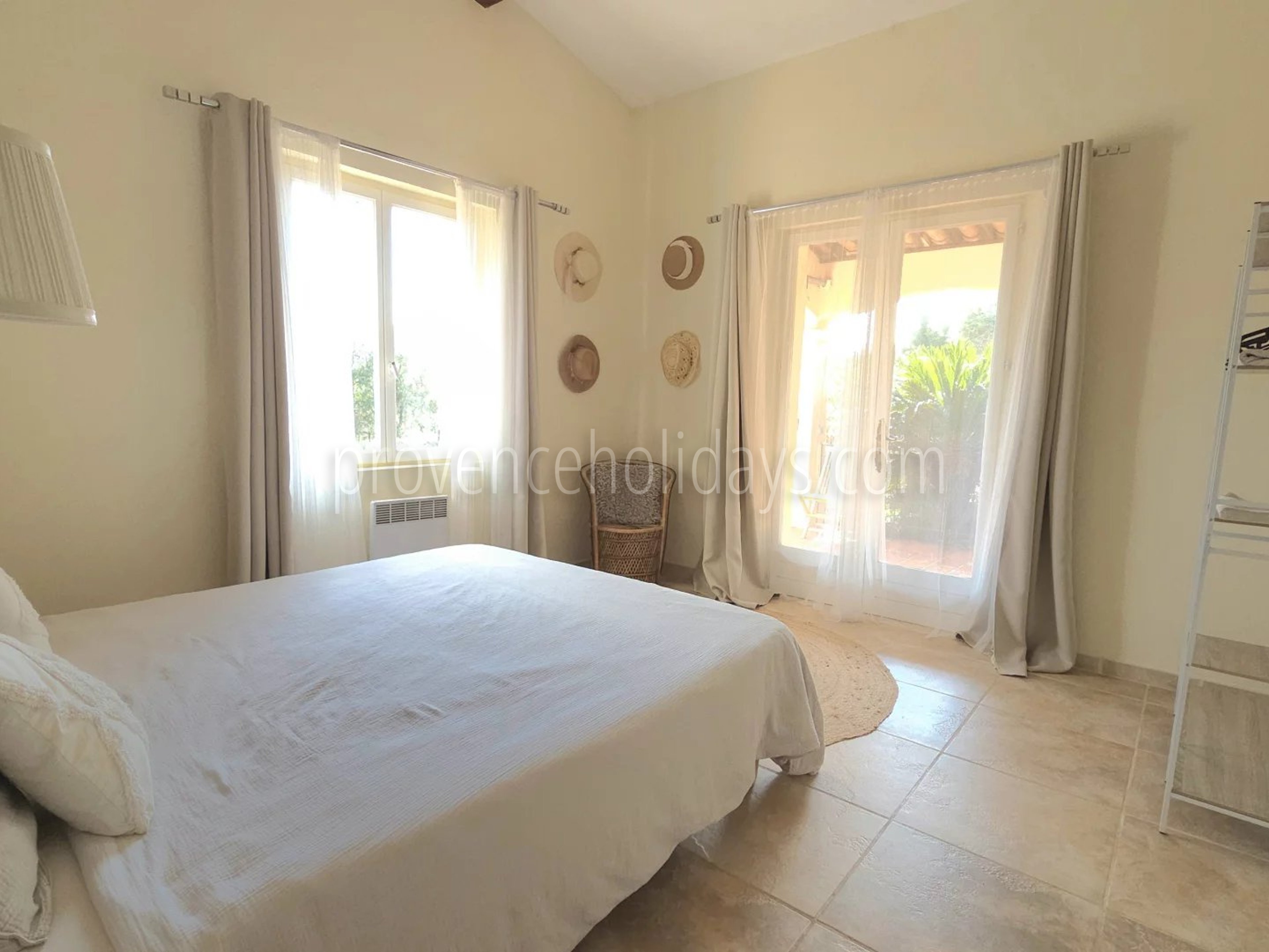 8 - Ruhiges Haus in Gassin: Villa: Bedroom