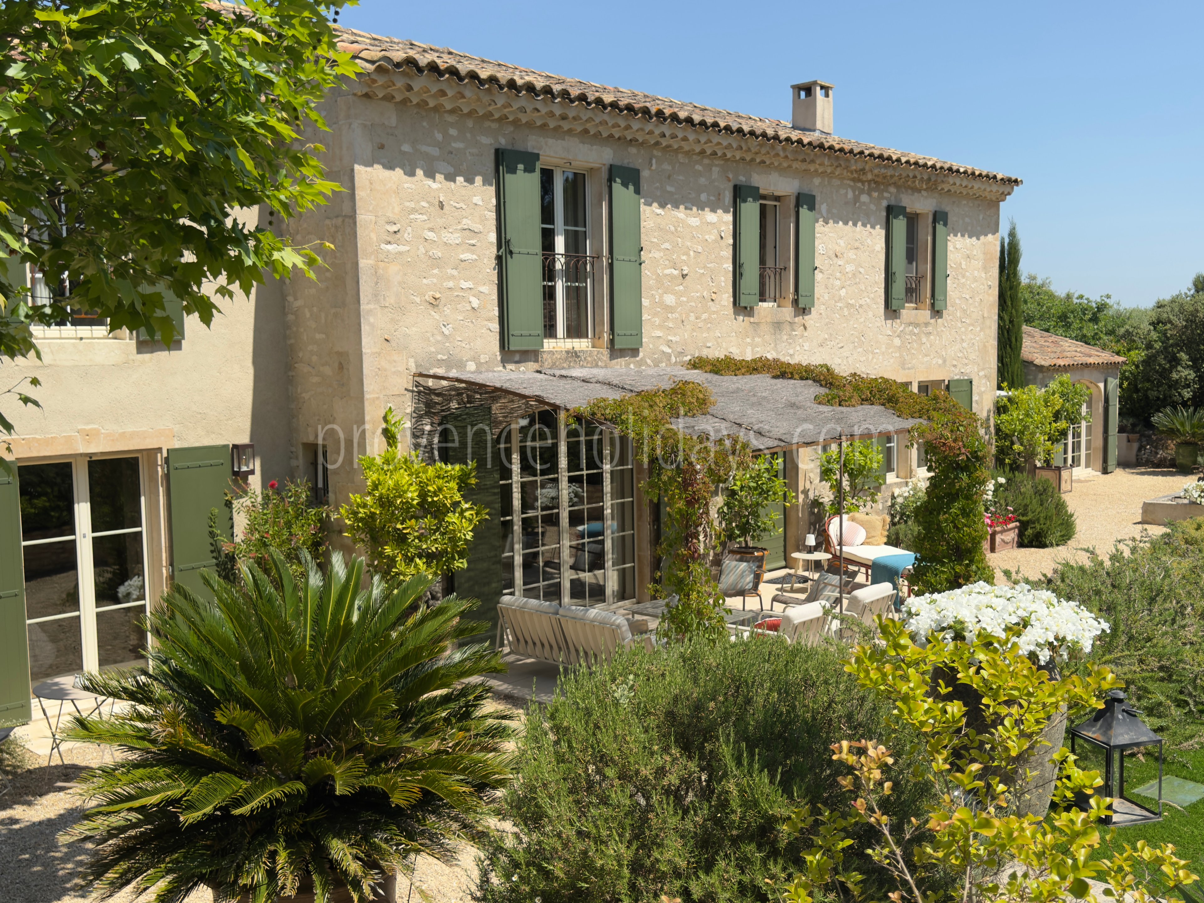 82 - Le Mas de la Cabro: Villa: Exterior