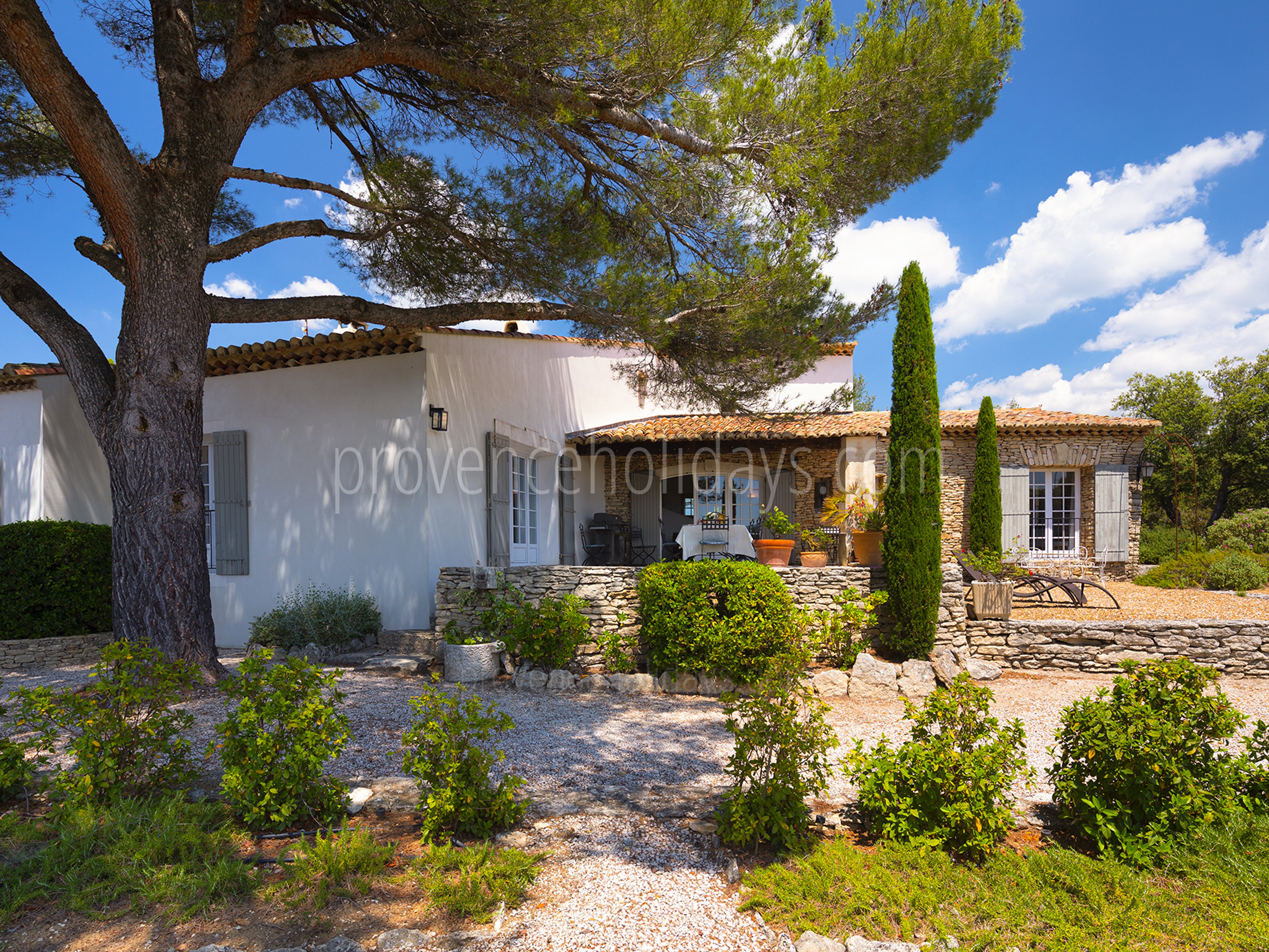 68 - Mas de Gordes: Villa: Exterior