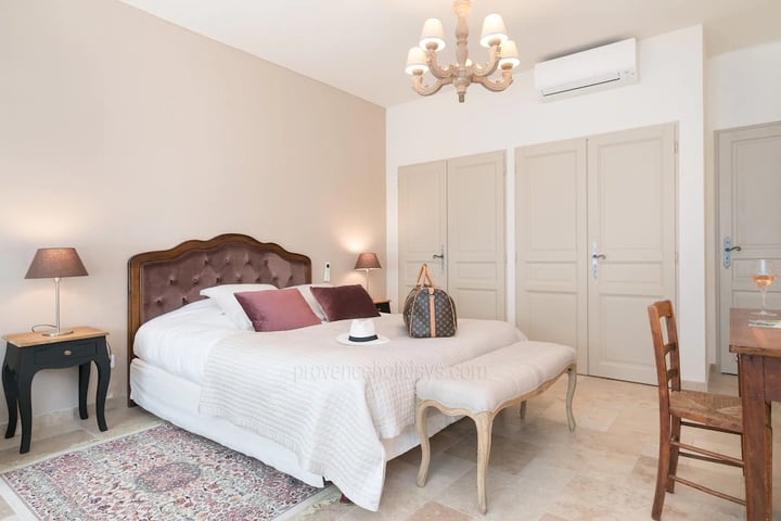 19 - Bastide du Var: Villa: Bedroom