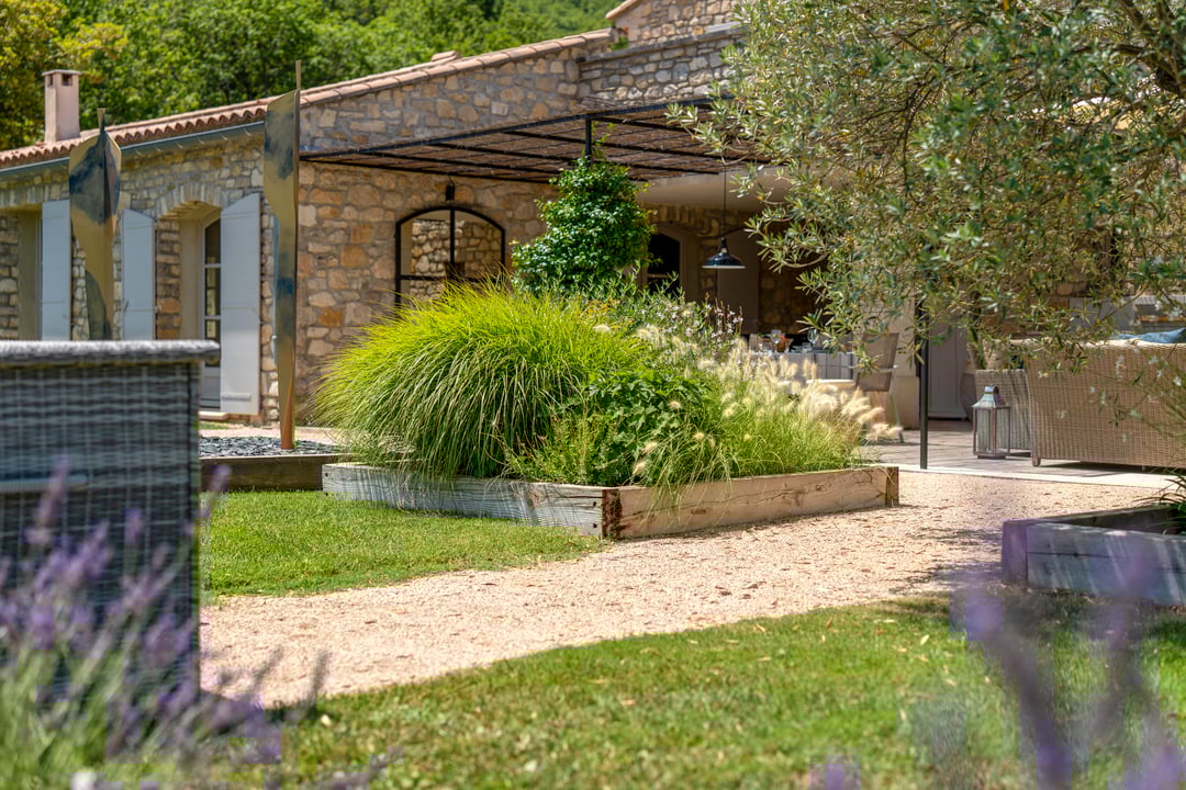 25 - Mas de Saint-Jean: Villa: Exterior