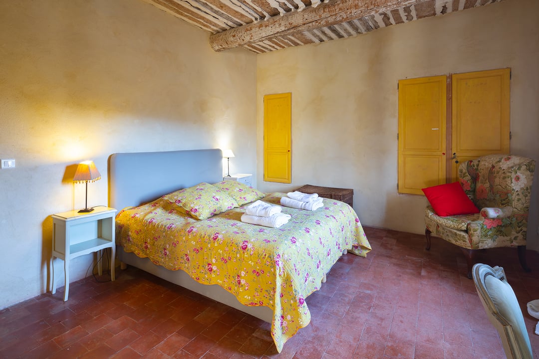 7 - Mas Luberon: Villa: Bedroom