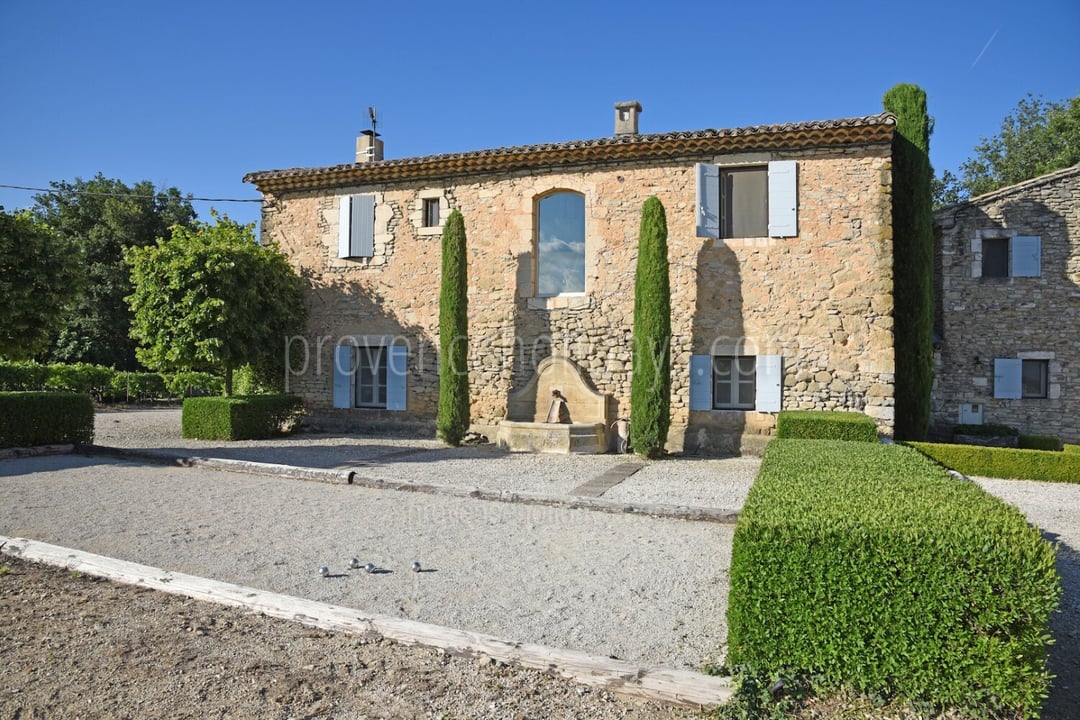 6 - Le Mas des Buis: Villa: Exterior