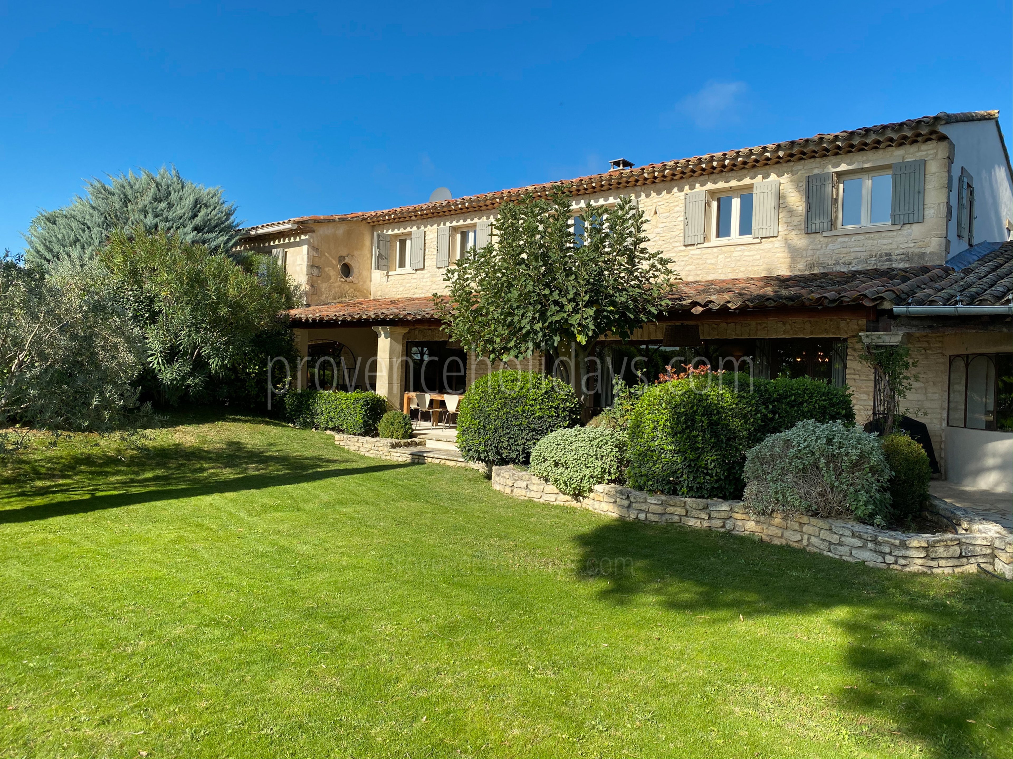 6 - Domaine de Joucas: Villa: Exterior