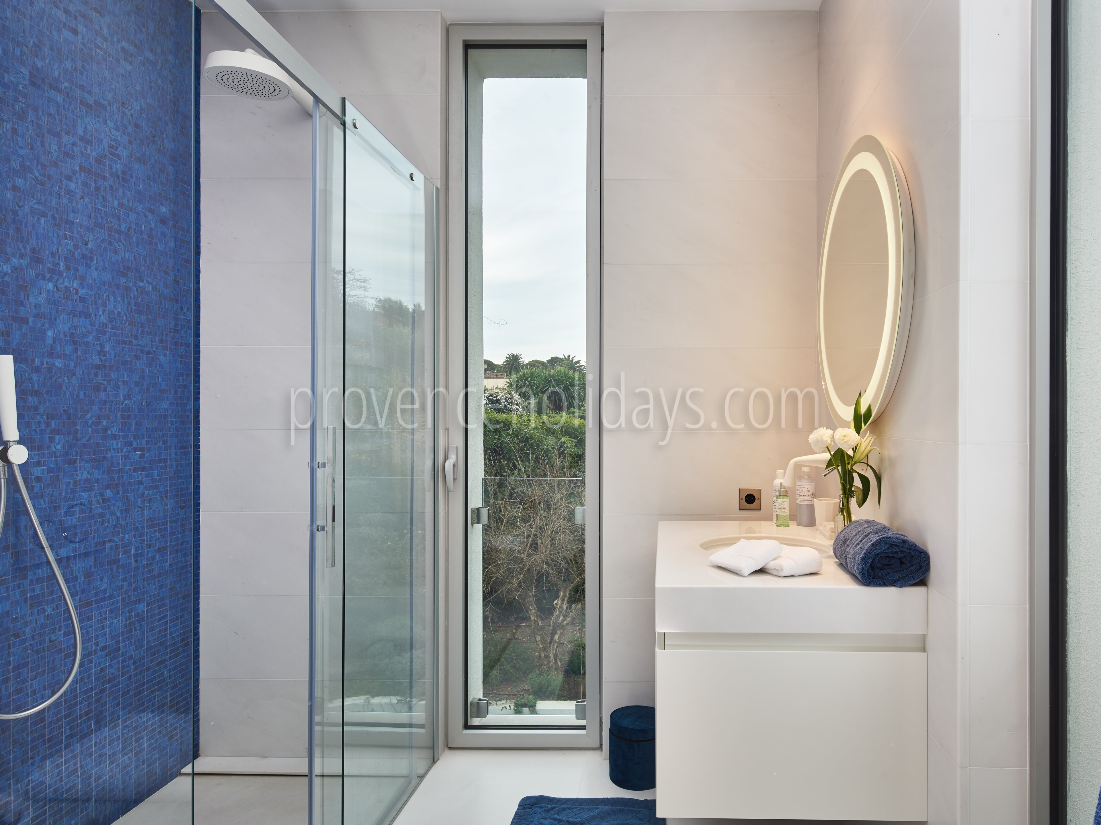 5 - Villa du Cap: Villa: Bathroom