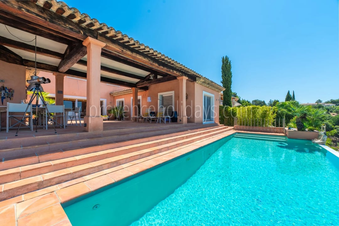 54 - Zeitgenössische Villa in Rayol-Canadel-sur-Mer: Villa: Pool