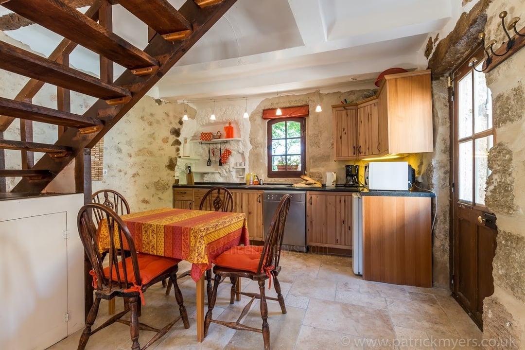 22 - Bastide du Luberon: Villa: Interior