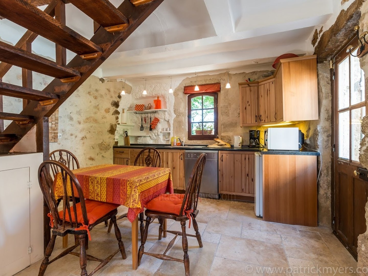 22 - Bastide du Luberon: Villa: Interior