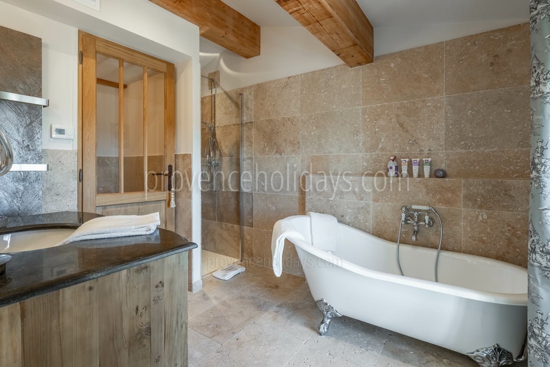 27 - Domaine Château du Bois: Villa: Bathroom
