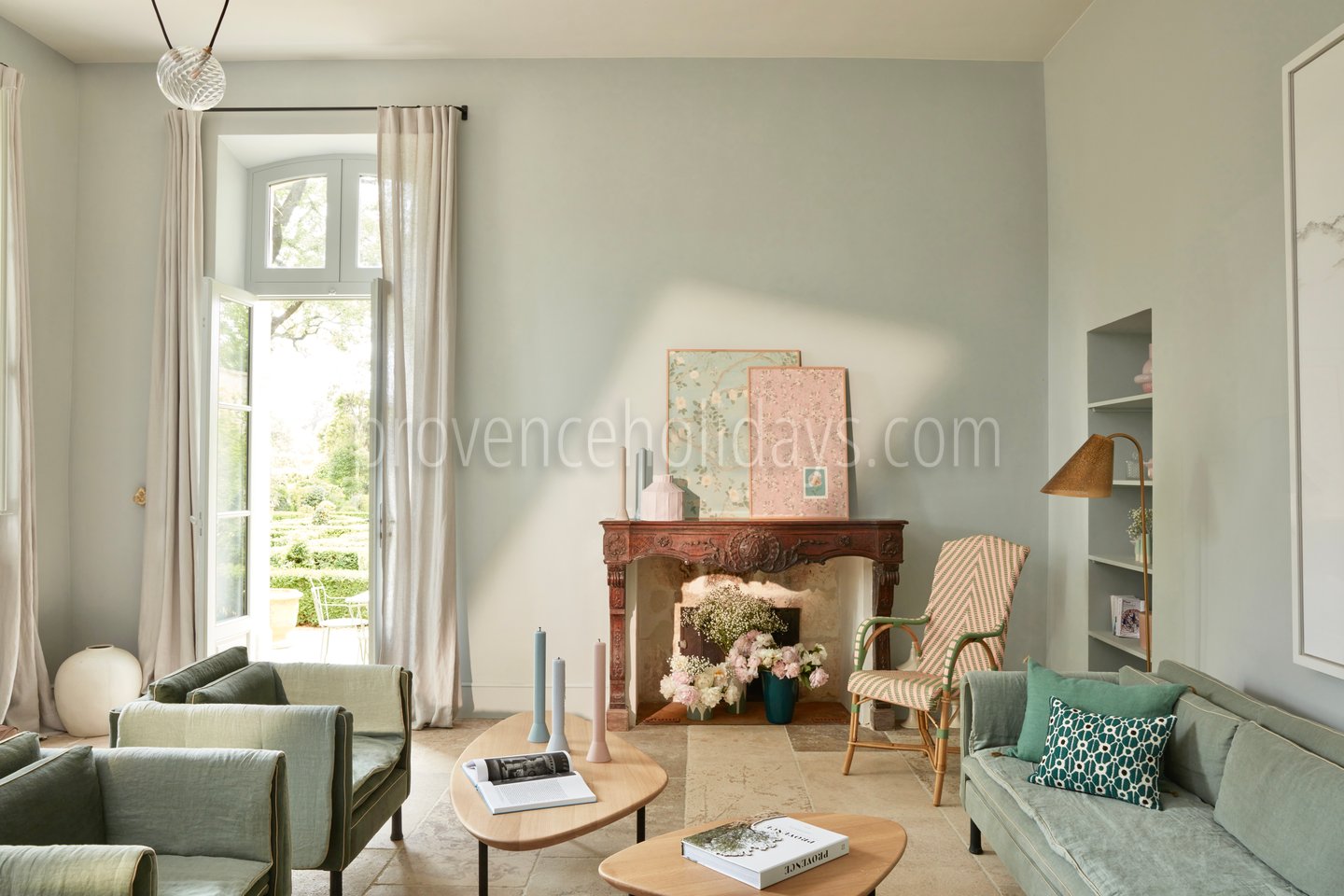 13 - Bastide des Alpilles: Villa: Interior