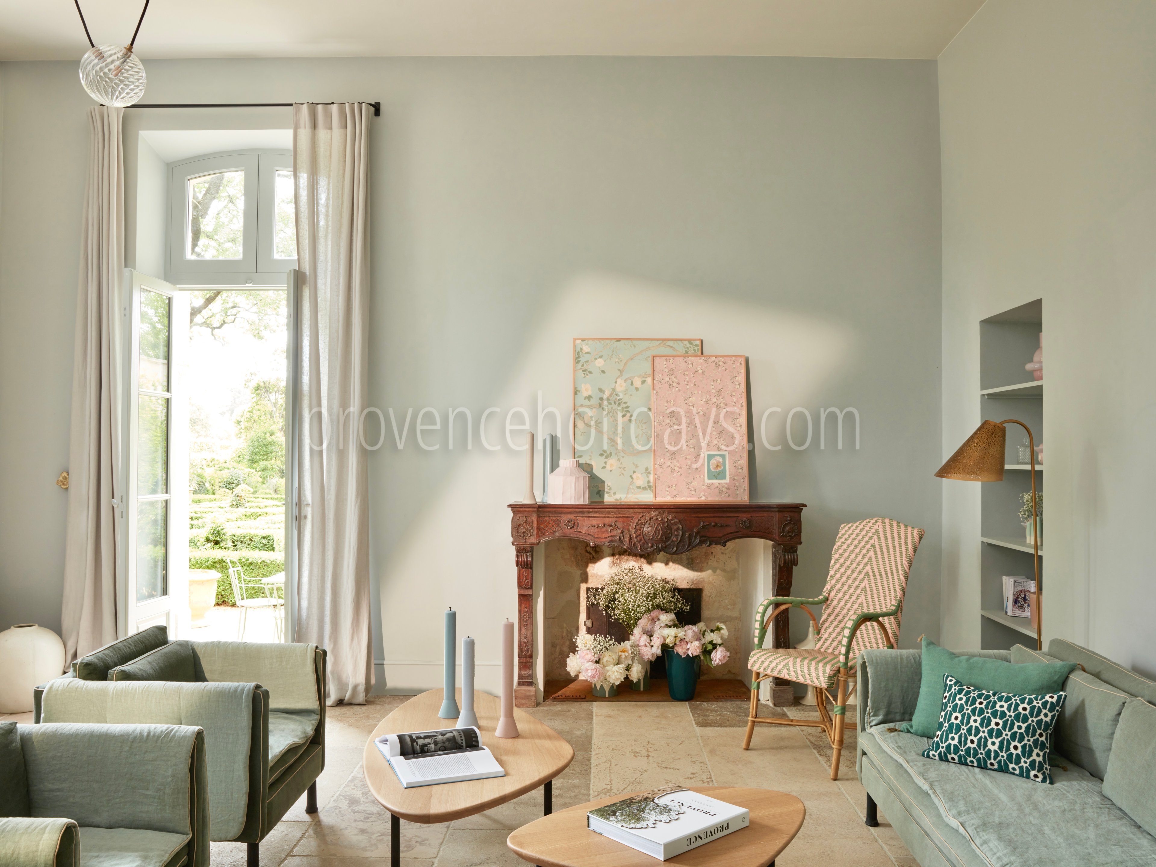 13 - Bastide des Alpilles: Villa: Interior