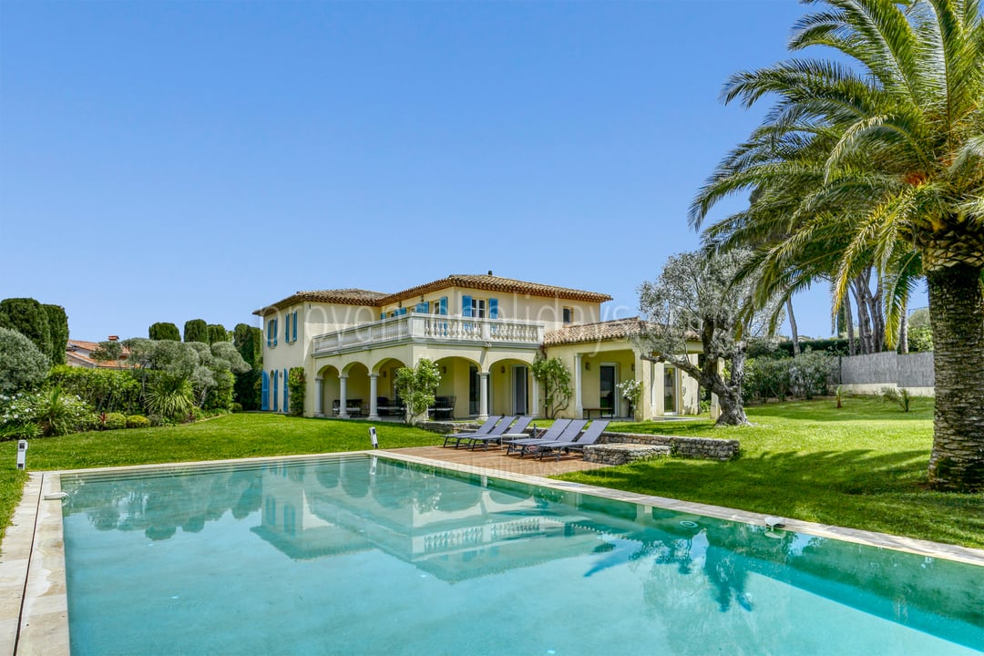 Luxuriöse Villa mit Pool in der Nähe des Zentrums von Saint-Tropez