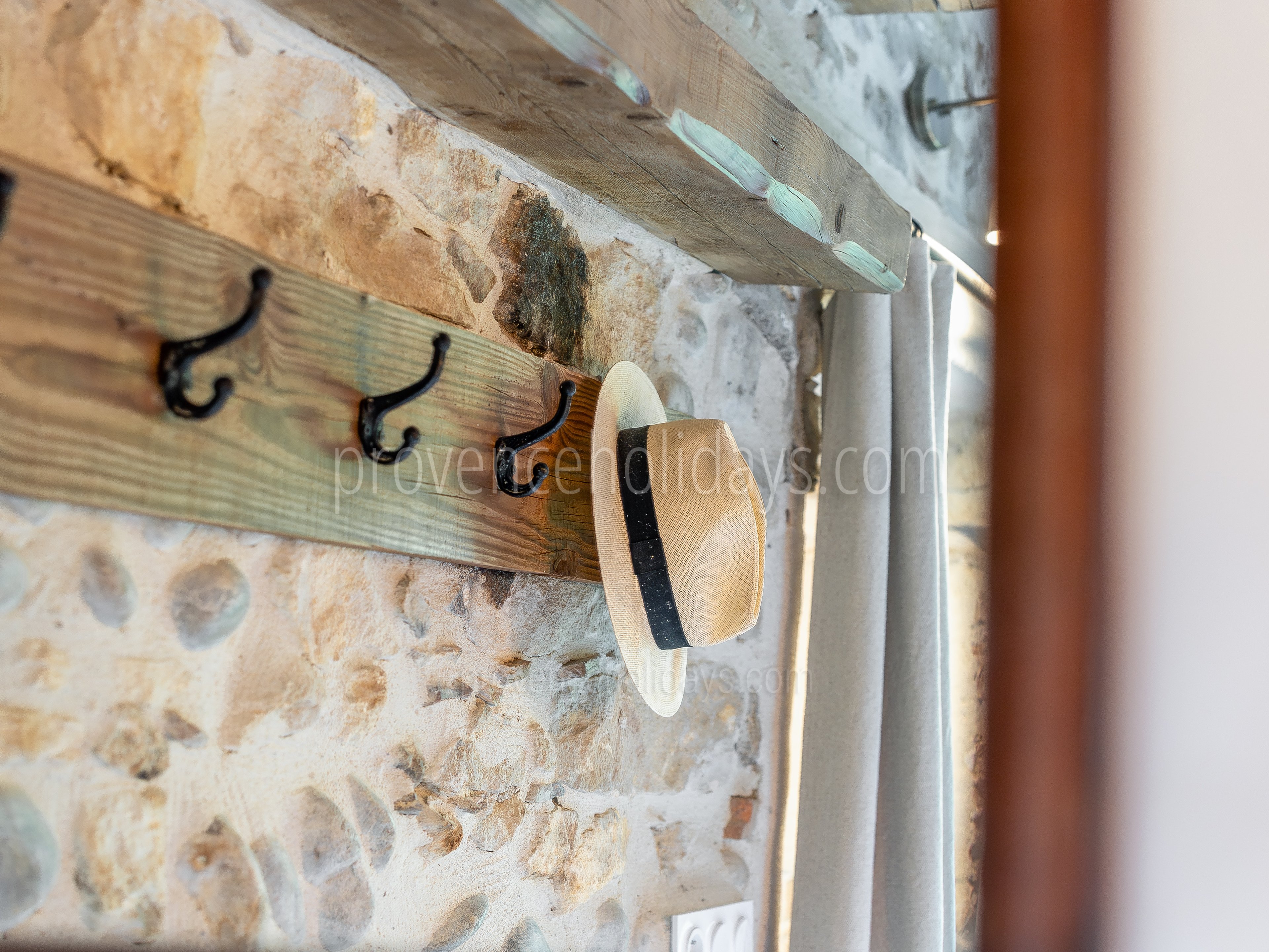 23 - Mas des Champs: Villa: Interior