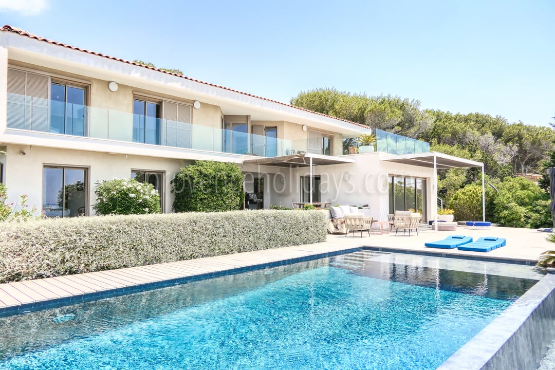0 - Villa Florensia: Villa: Exterior