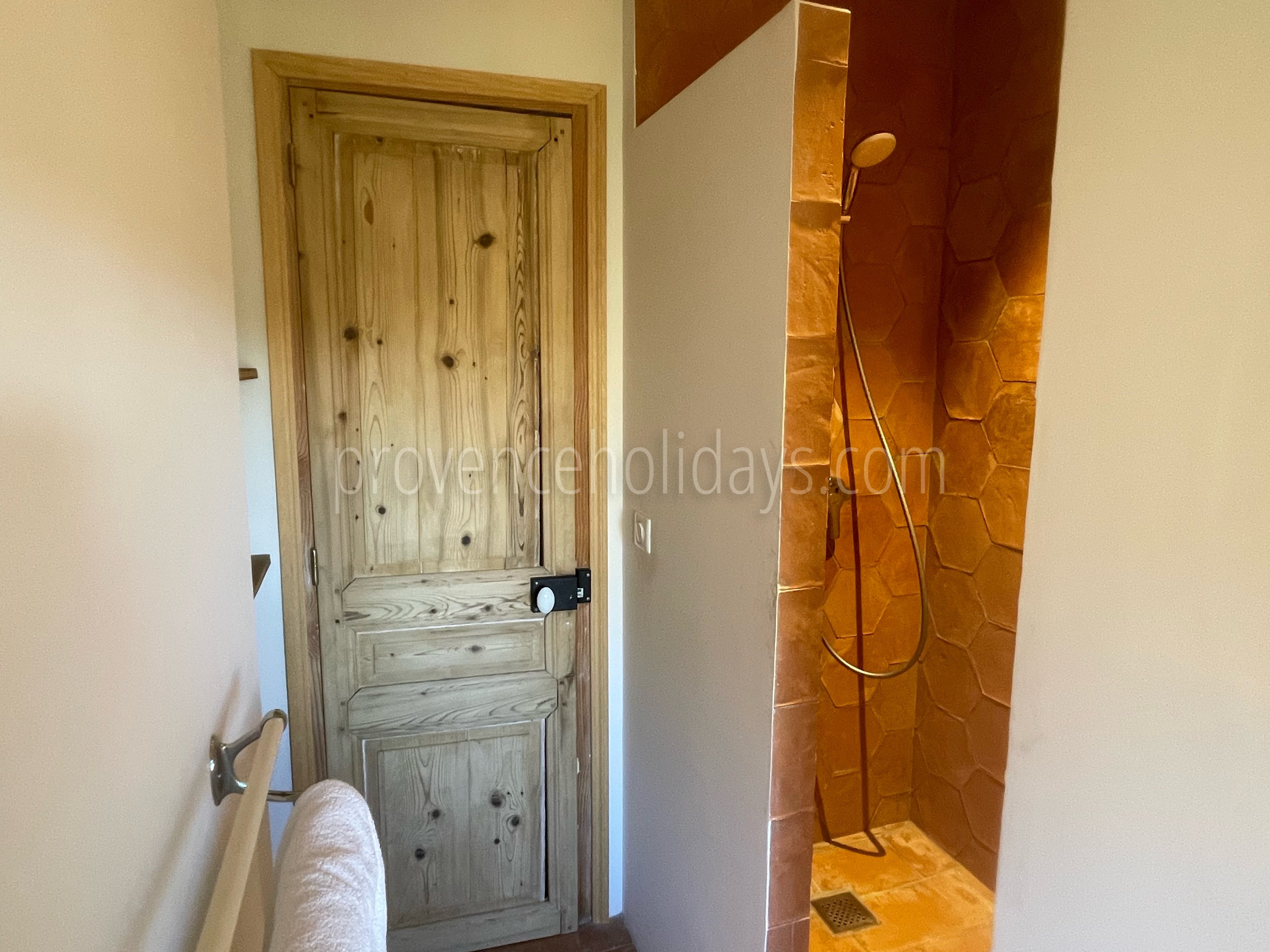 22 - Le Hameau de Goult: Villa: Bathroom 2