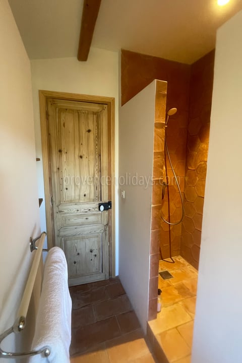 22 - Le Hameau de Goult: Villa: Bathroom 2