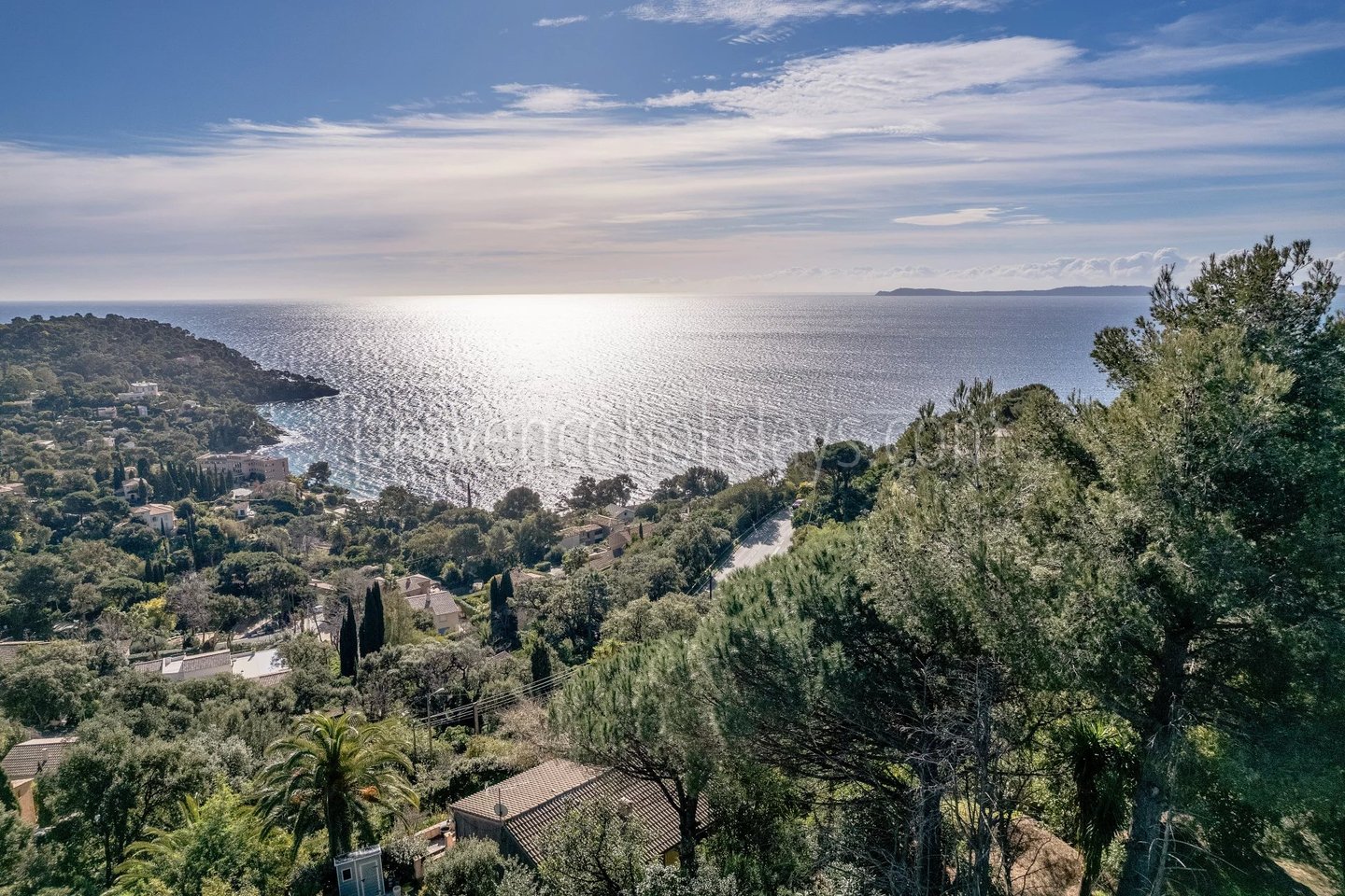 1 - Te renoveren villa in Rayol-Canadel-sur-Mer: Villa: Exterior