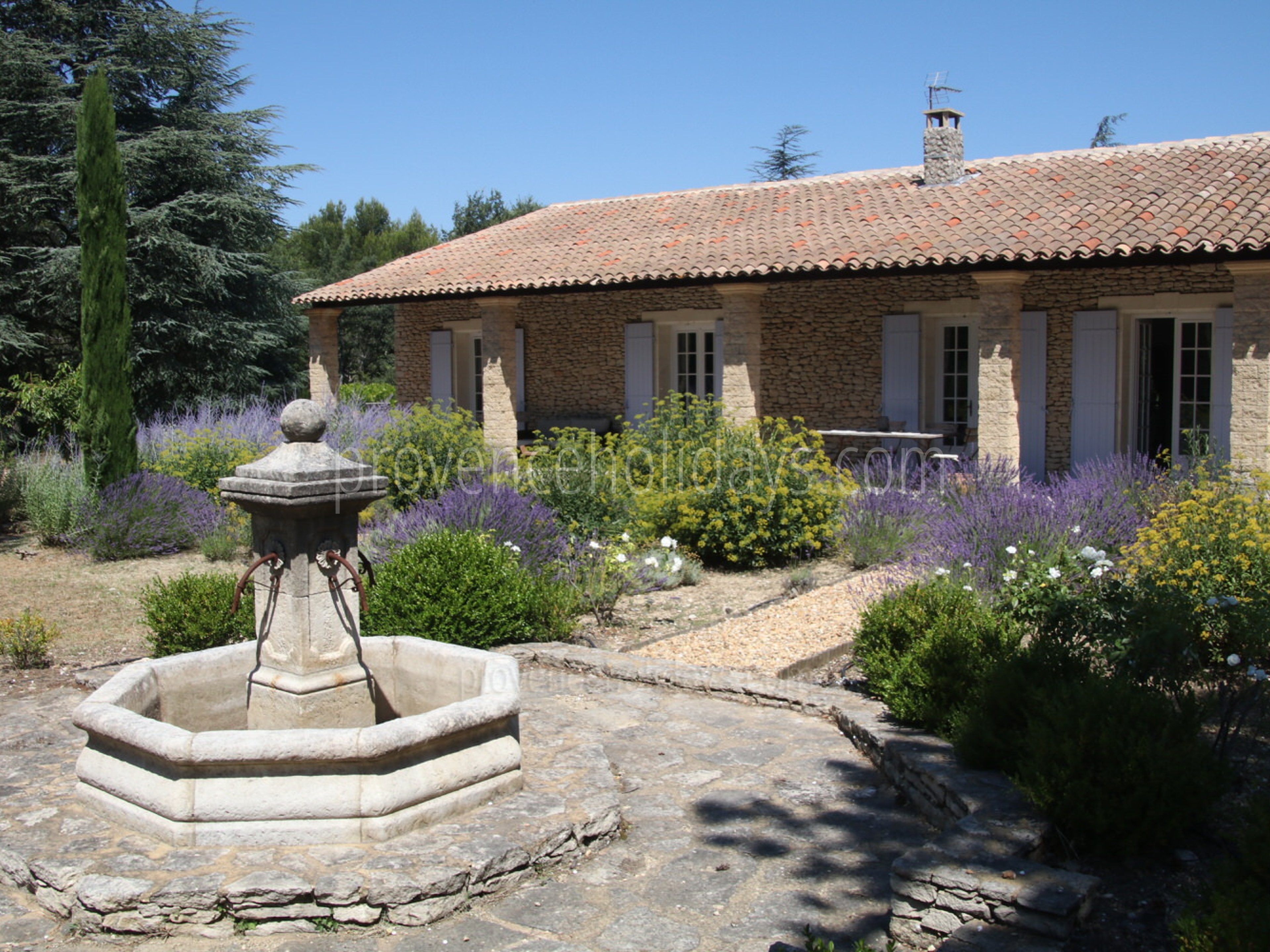 21 - Villa Lacoste: Villa: Exterior