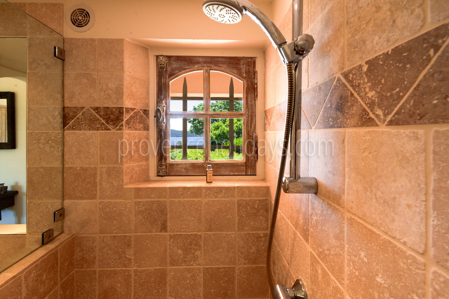 14 - Villa Poppy: Villa: Bathroom
