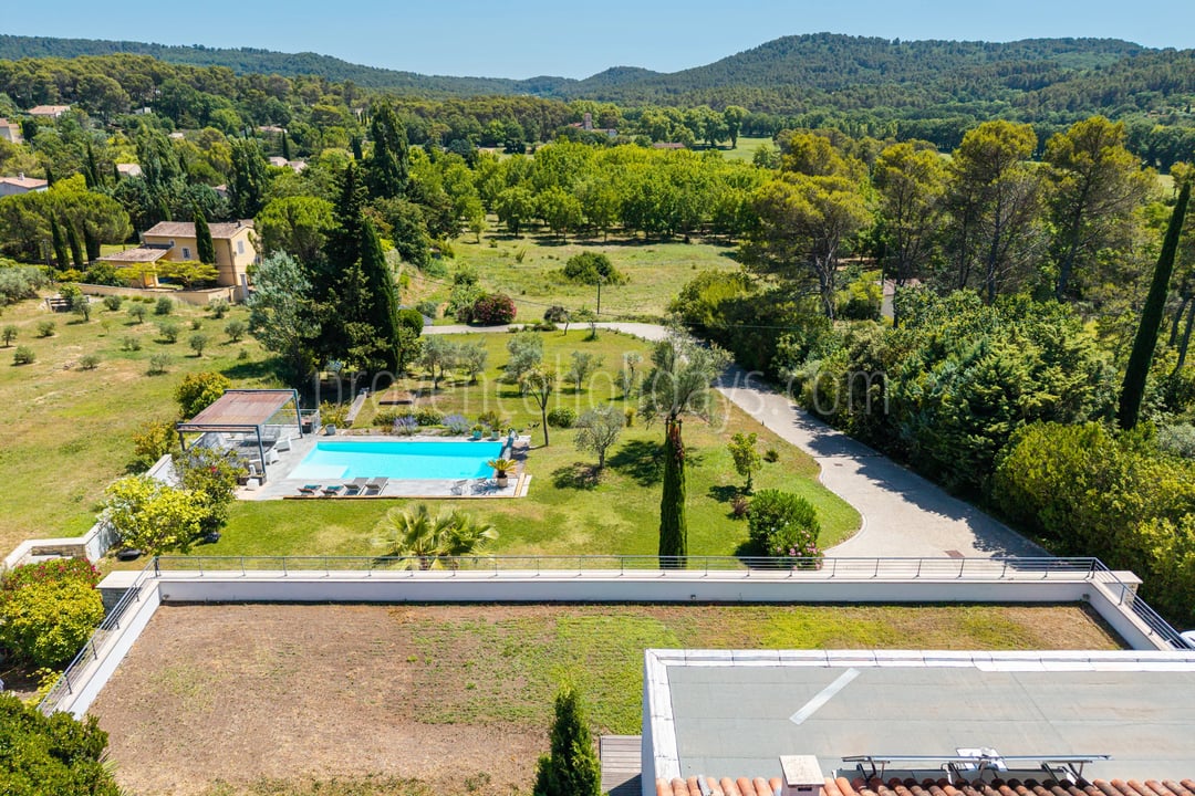 14 - Villa with pool in Pernes-les-Fontaines: Villa: Pool