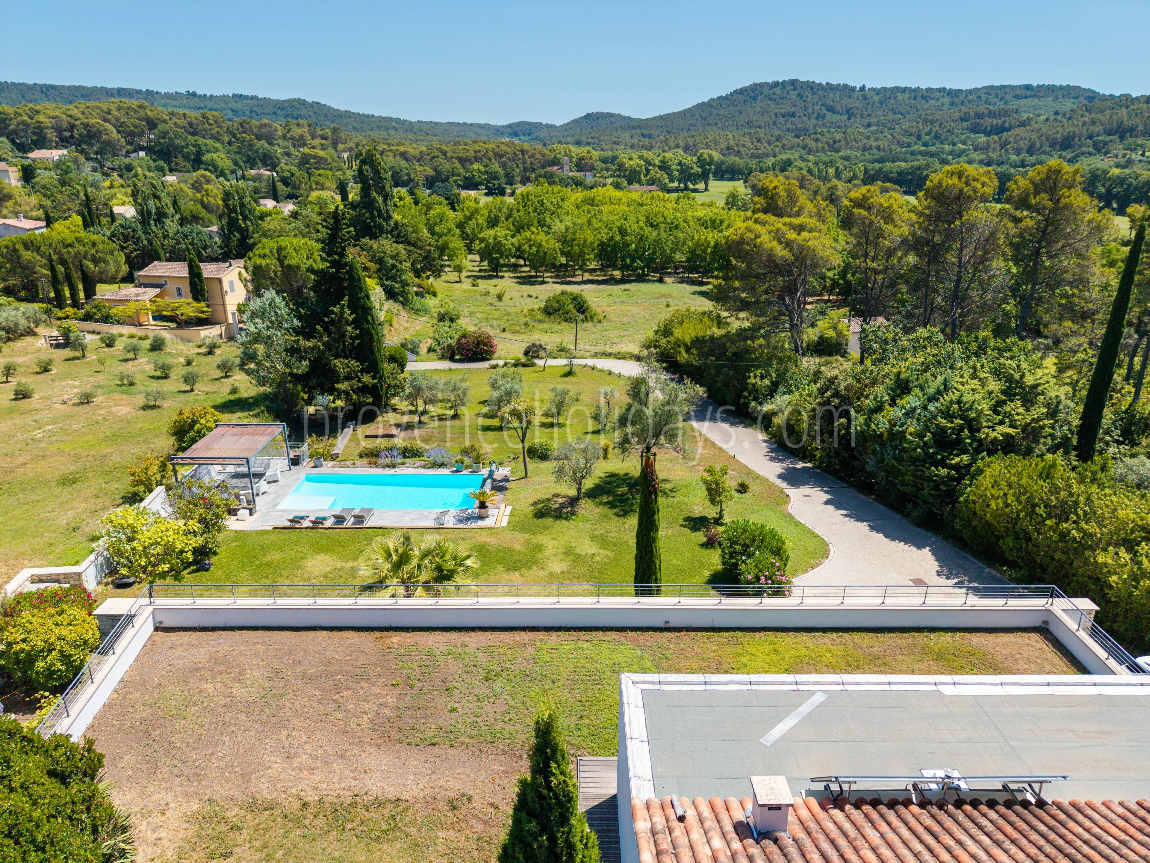 14 - Villa with pool in Pernes-les-Fontaines: Villa: Pool