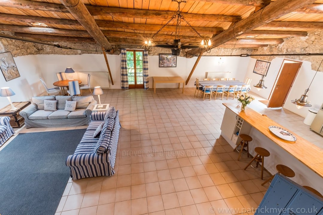 18 - Bastide du Luberon: Villa: Interior