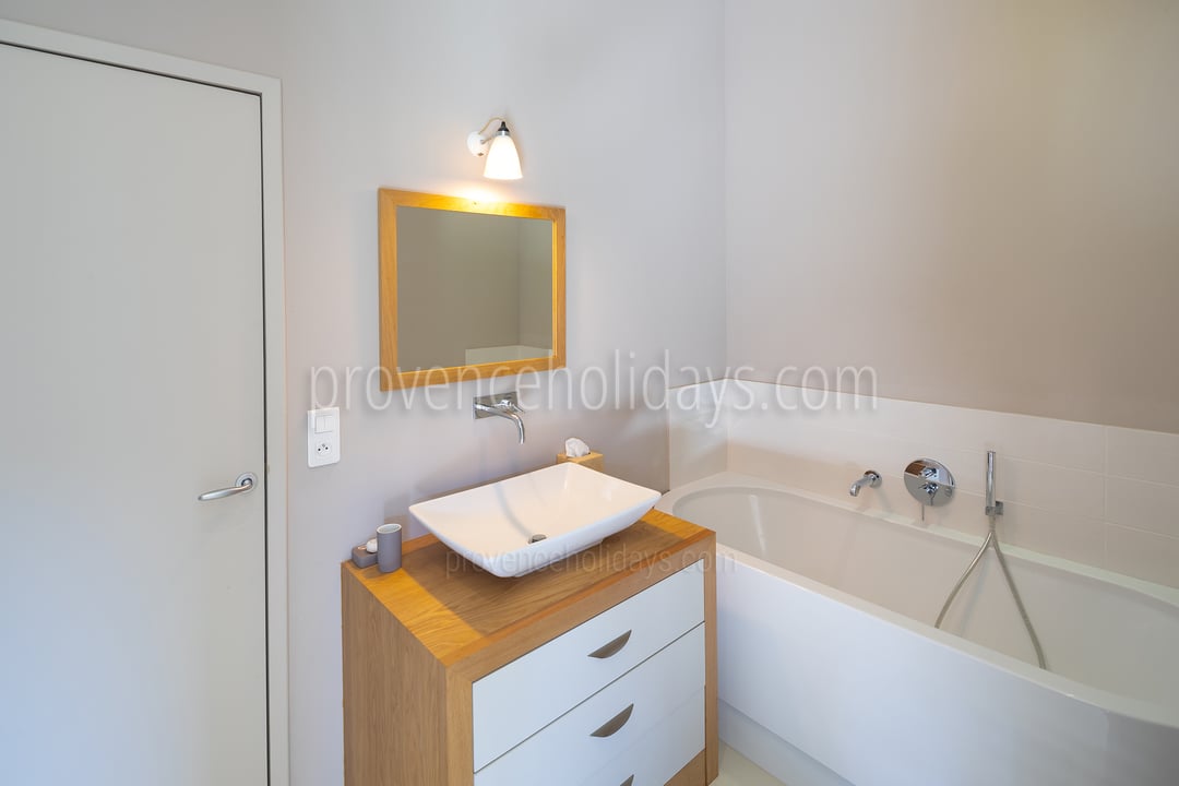 60 - Mas des Alpilles: Villa: Bathroom